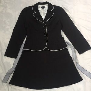Gorgeous skirt and jacket set